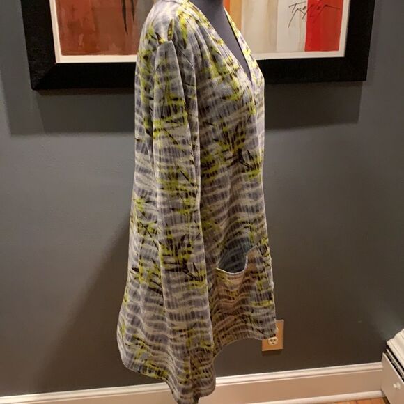 LOGO Lori Goldstein Gray/Chartreuse/Brown leaf print button front top. Large. - Picture 5 of 8